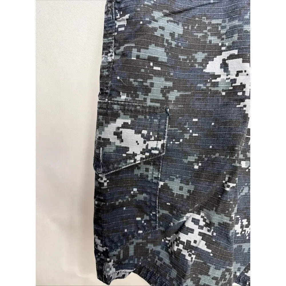 Birdwell Beach Britches Digital Camo Cargo Utility Shorts Size L Blue